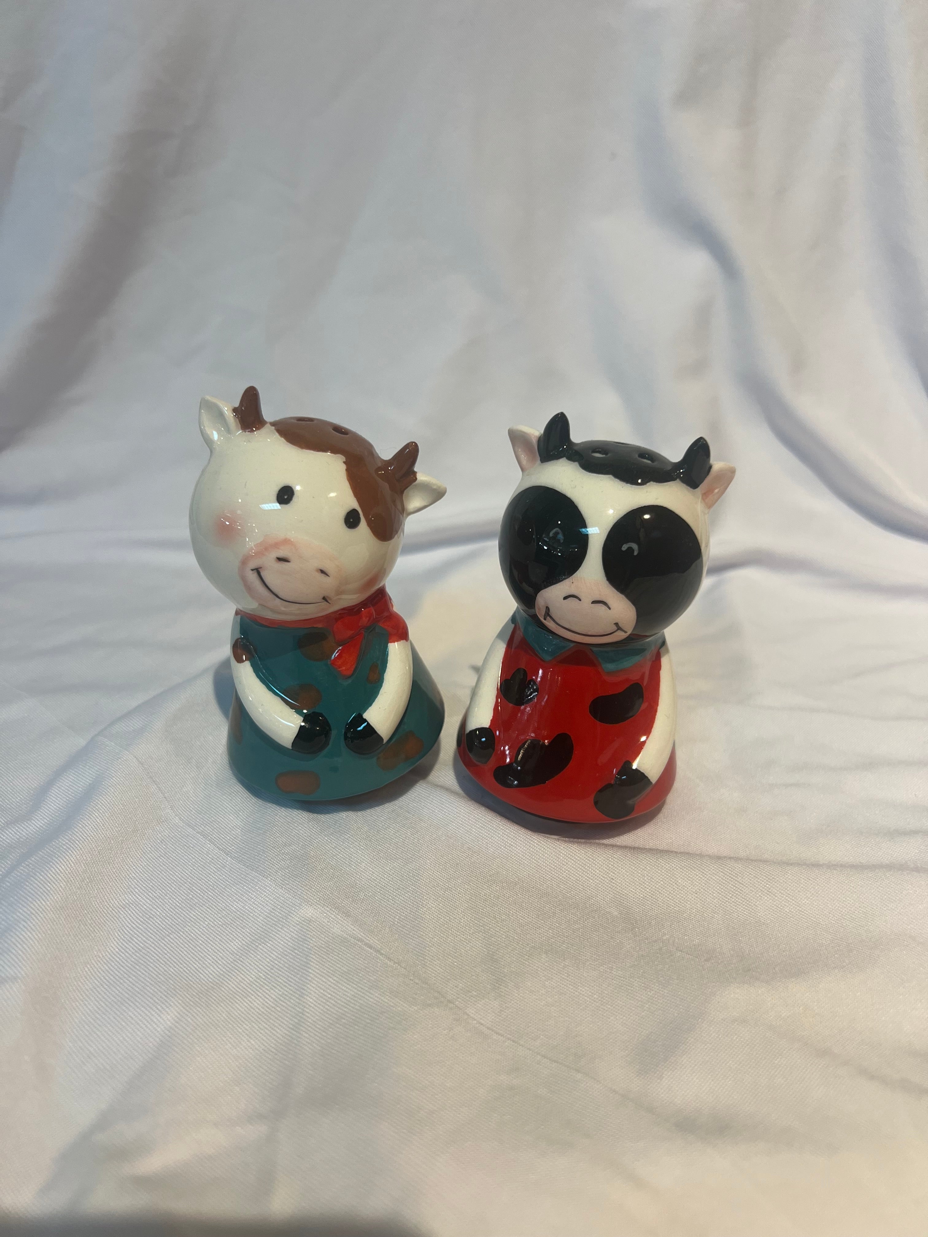 Cow Salt and Pepper Shakers